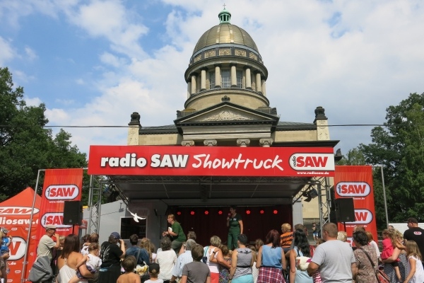 Die Zootierpfleger auf der Showbühne