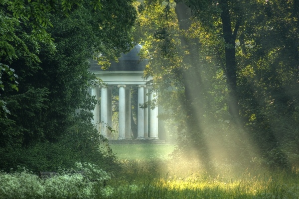 Ionischer Tempel im Schlosspark Georgium