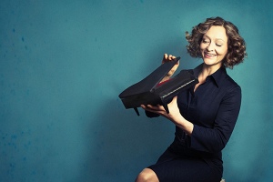 Klavierkabarettistin Anne Folger