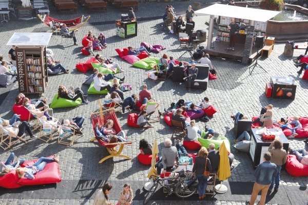 Lesen und Entspannen mitten in der Stadt