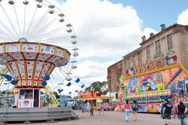 Vergnügungspark beim Heimat- und Schützenfest