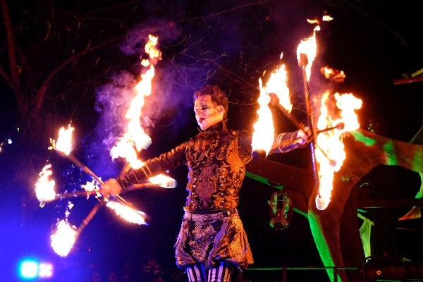 Die große Halloweennacht - Fantastische Feuershow