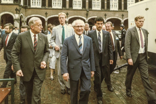 Personenschützer Bernd Brückner (rechts im Bild)