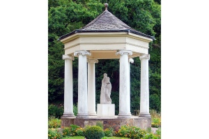 Tiefurt Statue