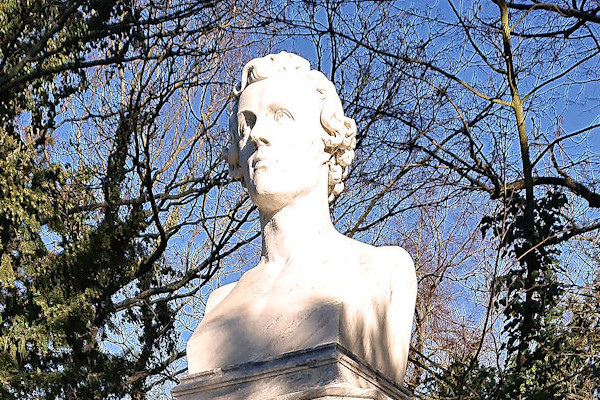 Wilhelm-Müller-Büste im Dessauer Stadtpark