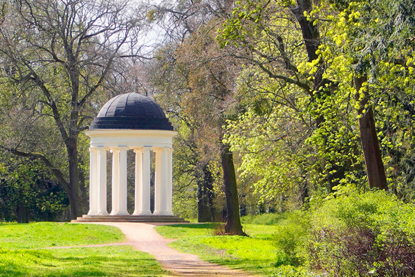 Ionischer Tempel im Georgengarten Dessau